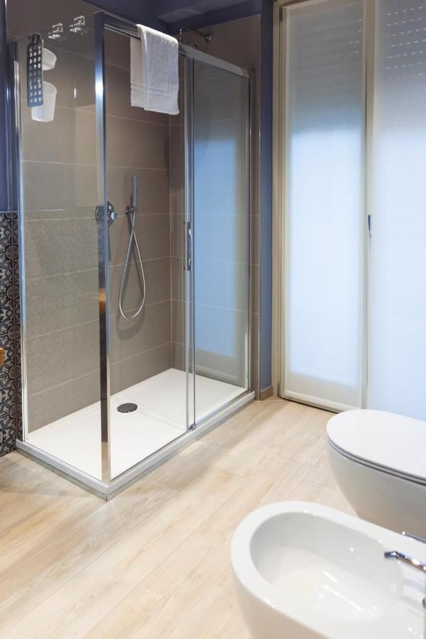 Interno 6 Guest House Кунео Экстерьер фото